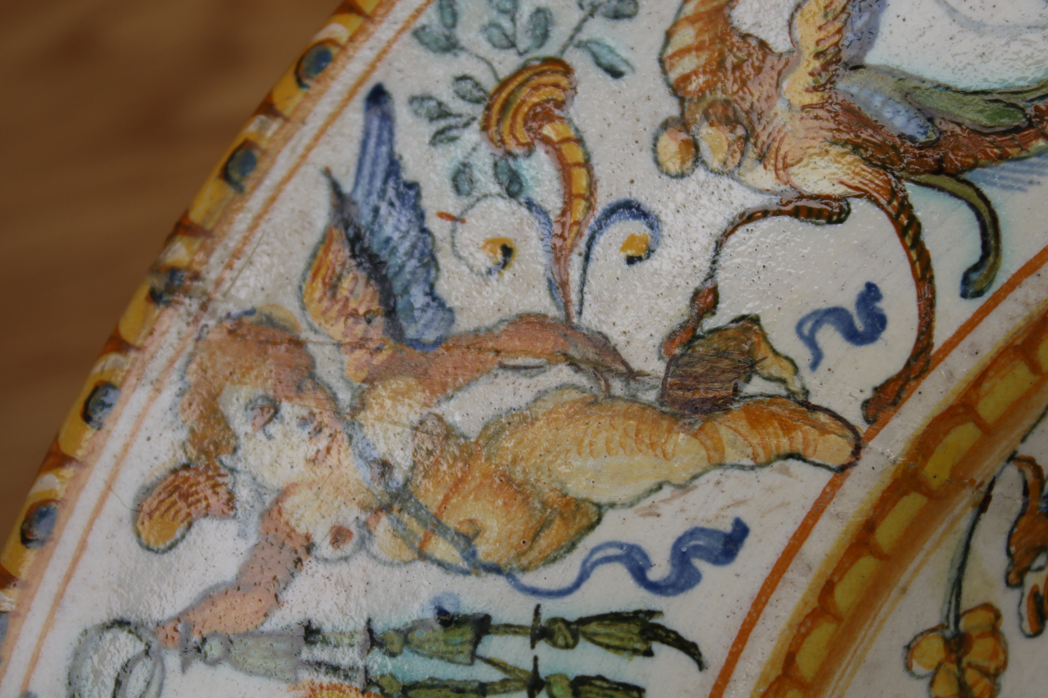 An Urbino maiolica armorial dish, circa 1600, perhaps Patanazzi workshop. - Image 9 of 18