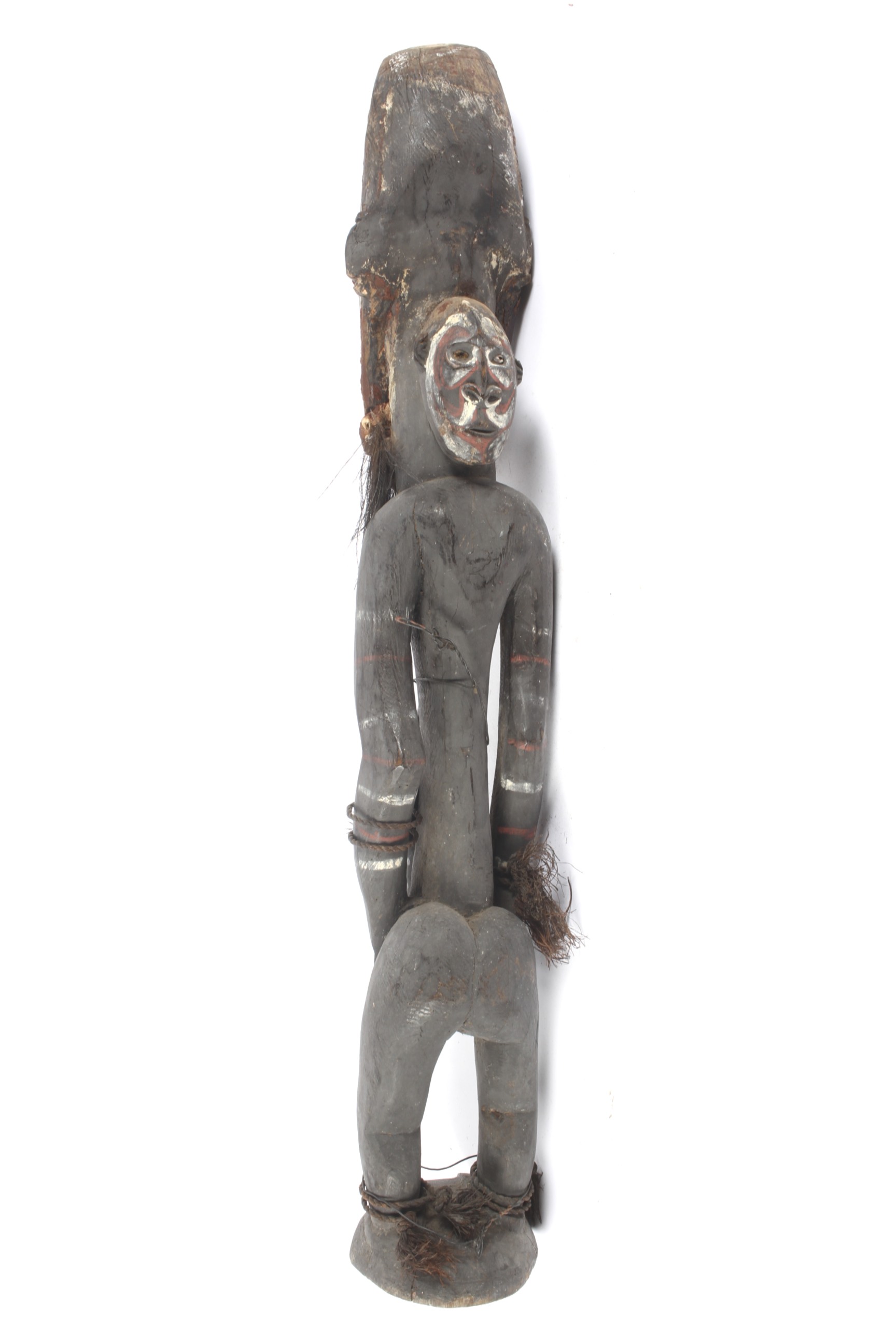 Ethnographic Native Tribal : An Oceanic Papua New Guinea carved wooden and polychromed Ancestor - Image 2 of 2