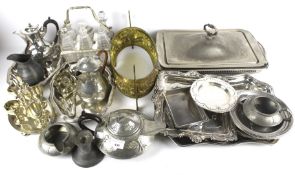 A group of assorted metalware.