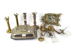 A quantity of assorted vintage metalware.