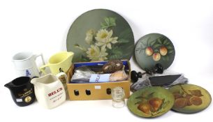 A mixed lot of assorted 20th century collectables.