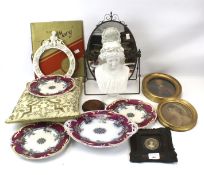A group of assorted 19th & early 20th century collectables.
