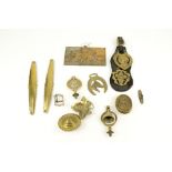 A group of assorted vintage brassware items. Including horse brasses, etc.