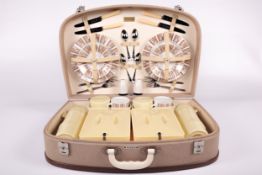 Vintage/ Retro : A vintage Brexton four person picnic set. In a suitcase style hamper, model no 424.