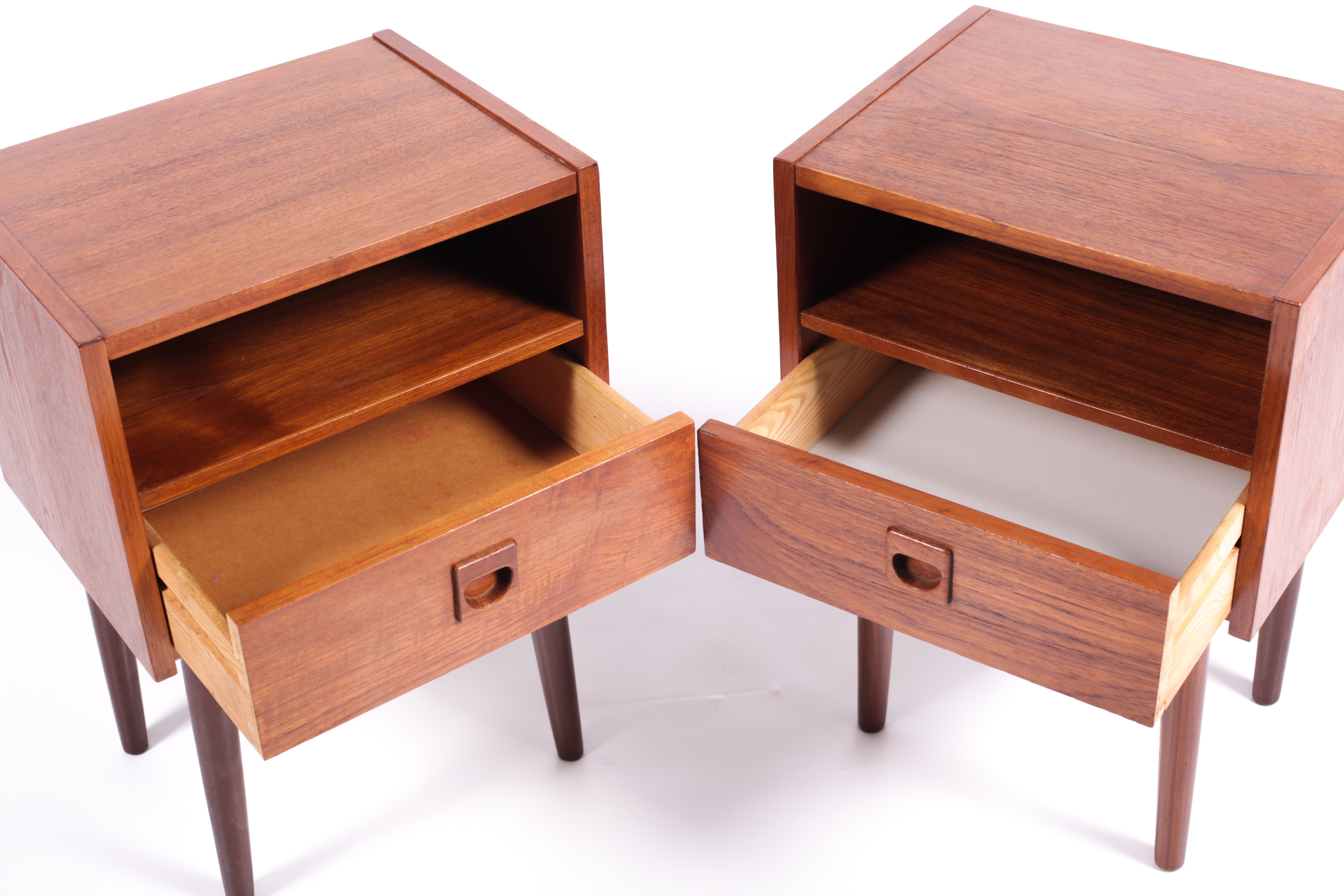 Vintage / Retro : Pair of genuine Danish teak bedside tables/nightstands. - Image 2 of 2