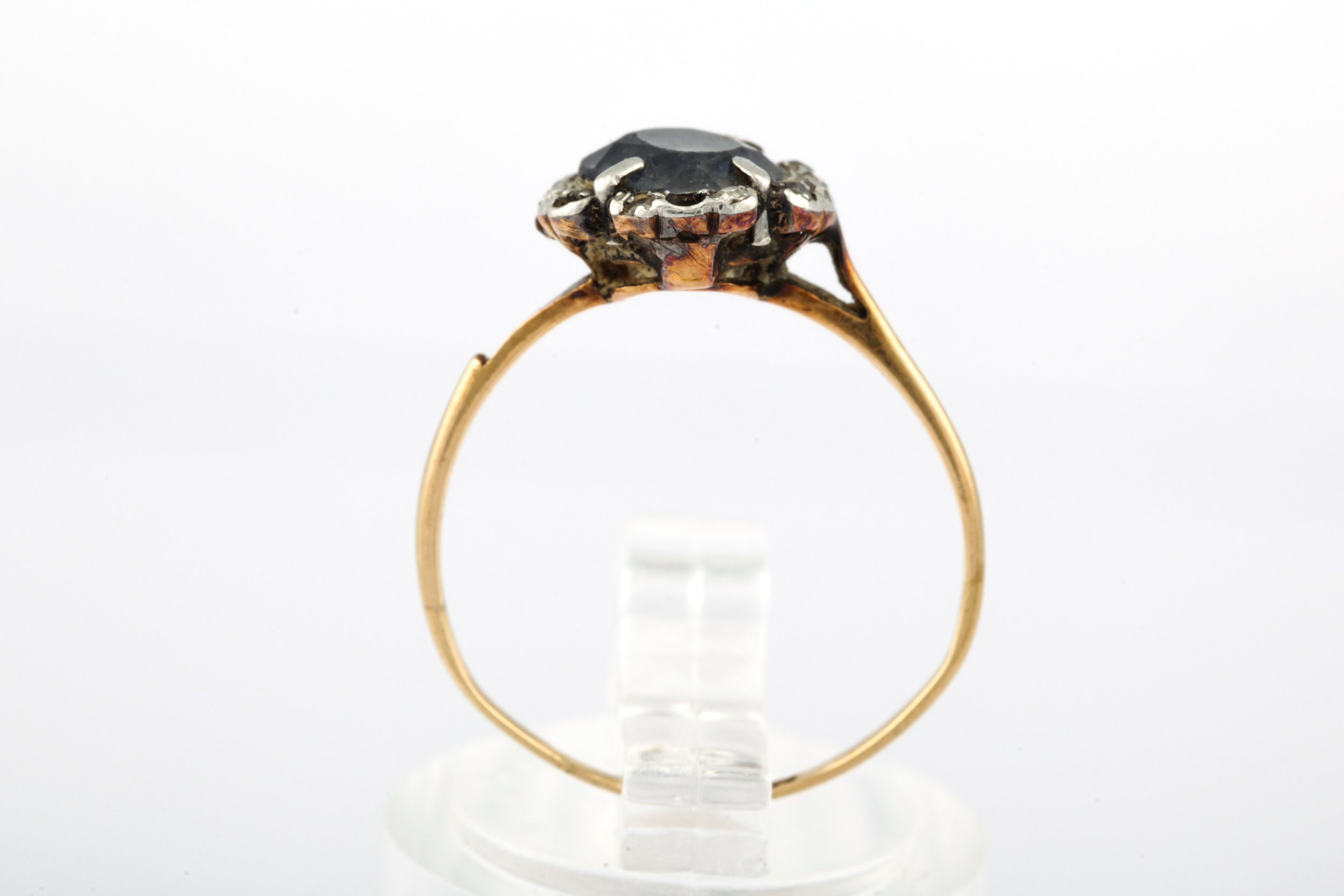 An early 20th gold, sapphire and diamond cluster ring. - Image 2 of 5