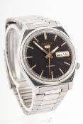 Seiko, 5, a gentleman's stainless steel automatic bracelet watch.