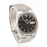 Seiko, 5, a gentleman's stainless steel automatic bracelet watch.