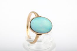 A vintage opal single stone ring.