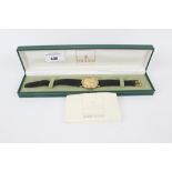 An early 1990s Gucci 3000.2.M gents quartz dress watch in original box with paperwork.