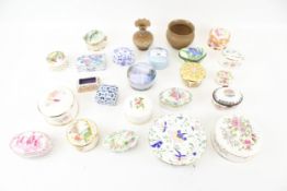 A collection of assorted china trinket boxes. Including Doulton Lambeth miniature vase, H7.