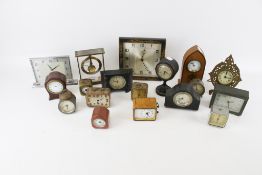 A collection of eighteen assorted vintage clocks.