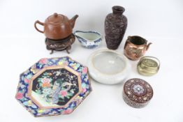 A collection of assorted Oriental collectables.