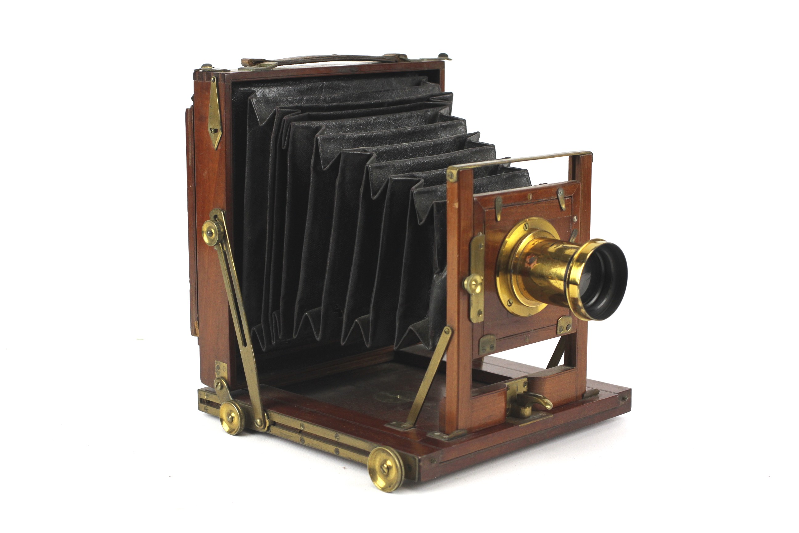 An unbranded mahogany and brass antique large format plate camera. - Image 2 of 4