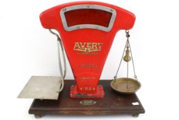 A vintage set of Avery Autoprecision shop scales. No A 534/3372.