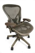 Vintage Retro : A Herman Miller contemporary adjustable desk chair.