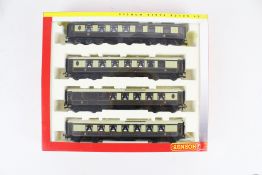 A Hornby OO gauge Bournemouth Belle Train Pack.