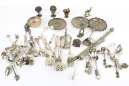 A collection of Continental, foreign and Asian white metal and silver items.