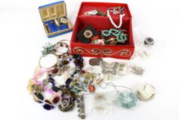 A collection of assorted costume jewellery. Including necklaces, bracelets, etc.