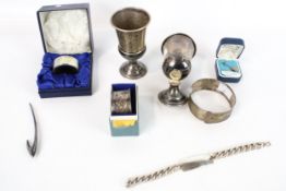 A small quantity of silver items including jewellery.