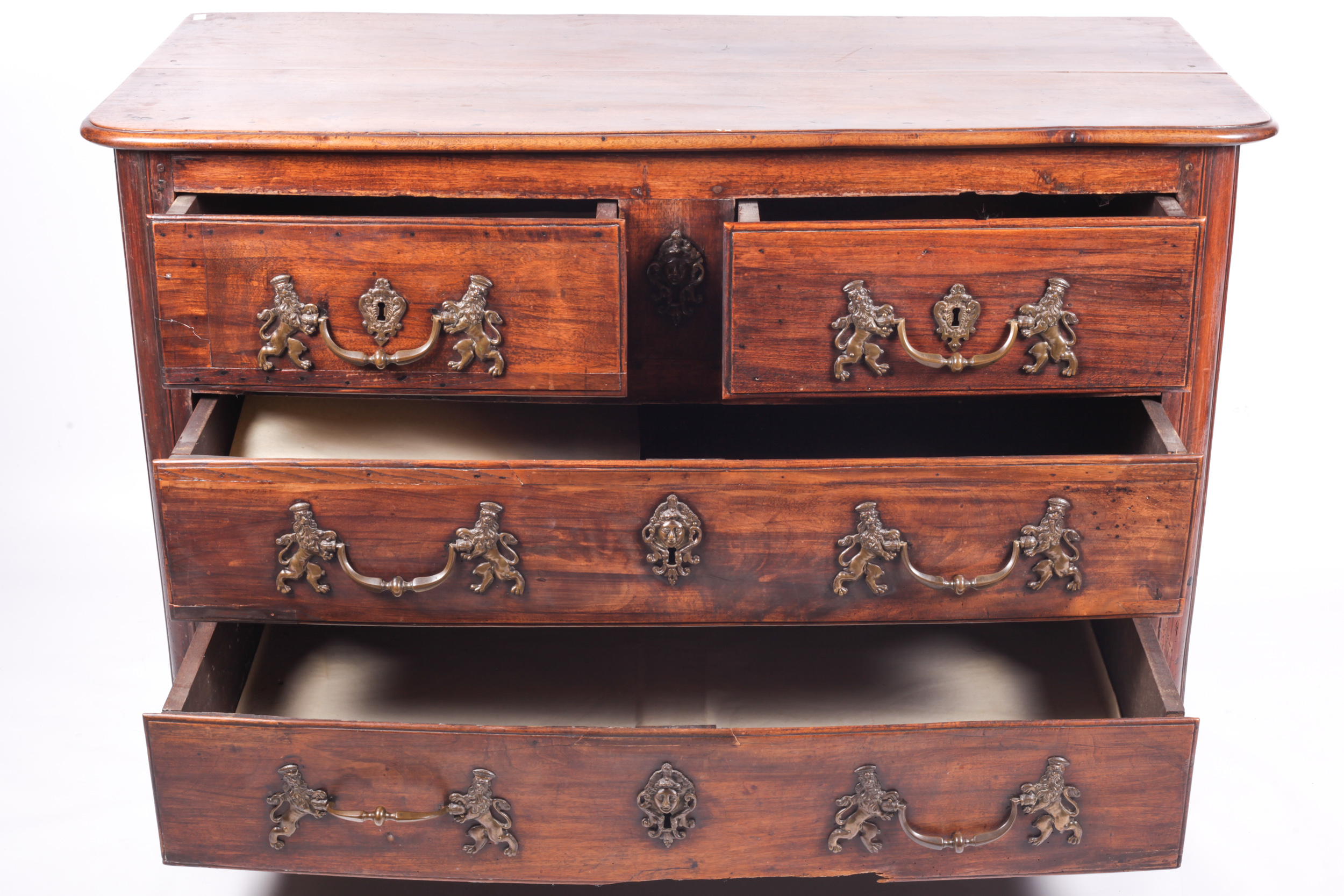 A 17th/18th century Continental walnut chest of drawers. - Image 4 of 5