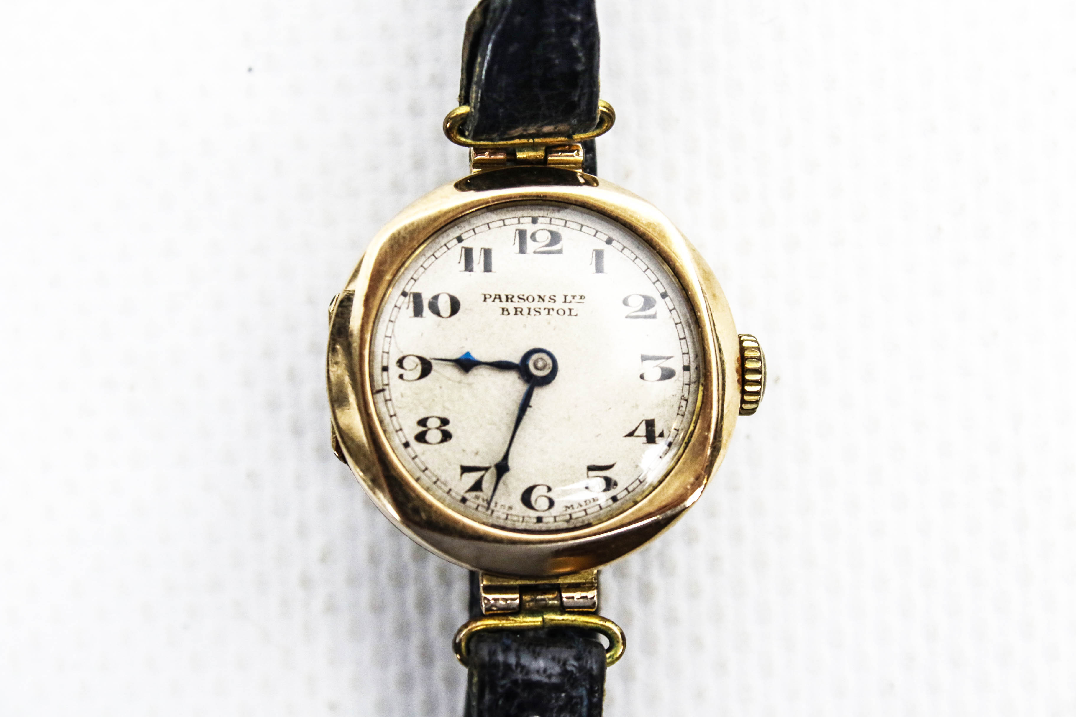 An early 20th century lady's Swiss 9ct gold cased round wristwatch, circa 1925. - Image 2 of 5