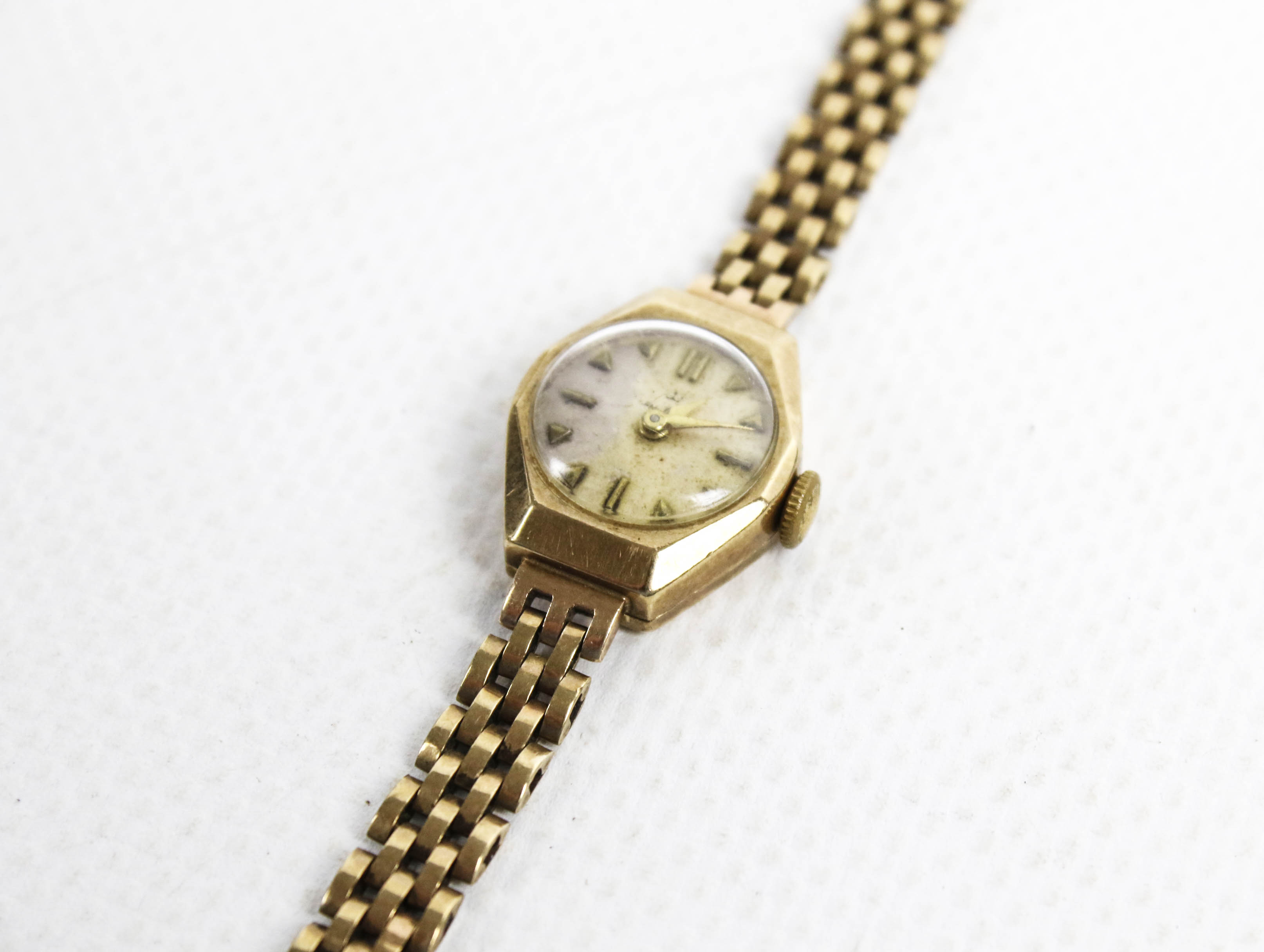 Smiths Imperial, a lady's 9ct gold tonneau-shaped bracelet watch, circa 1961. - Image 3 of 5