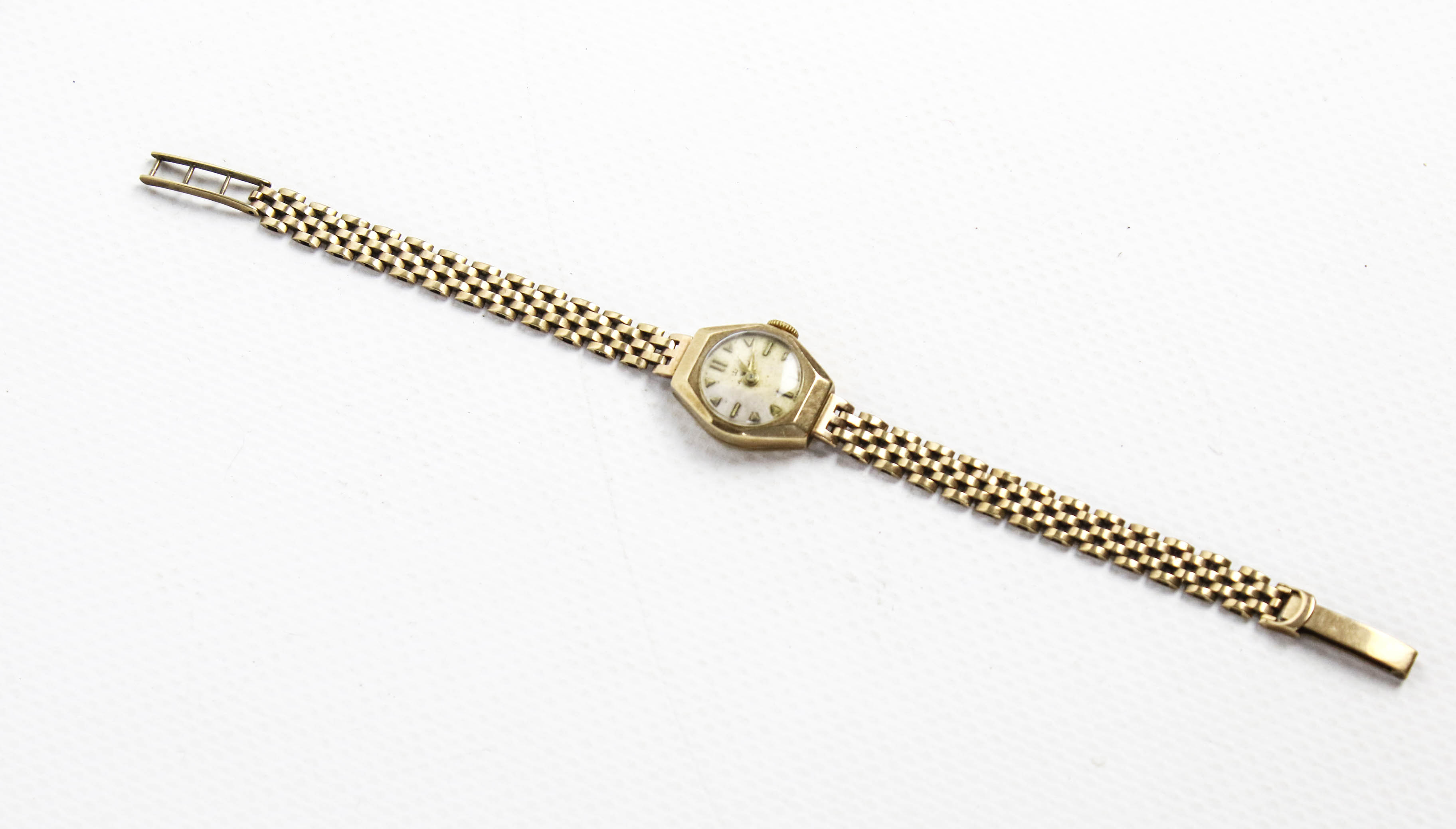 Smiths Imperial, a lady's 9ct gold tonneau-shaped bracelet watch, circa 1961. - Image 2 of 5