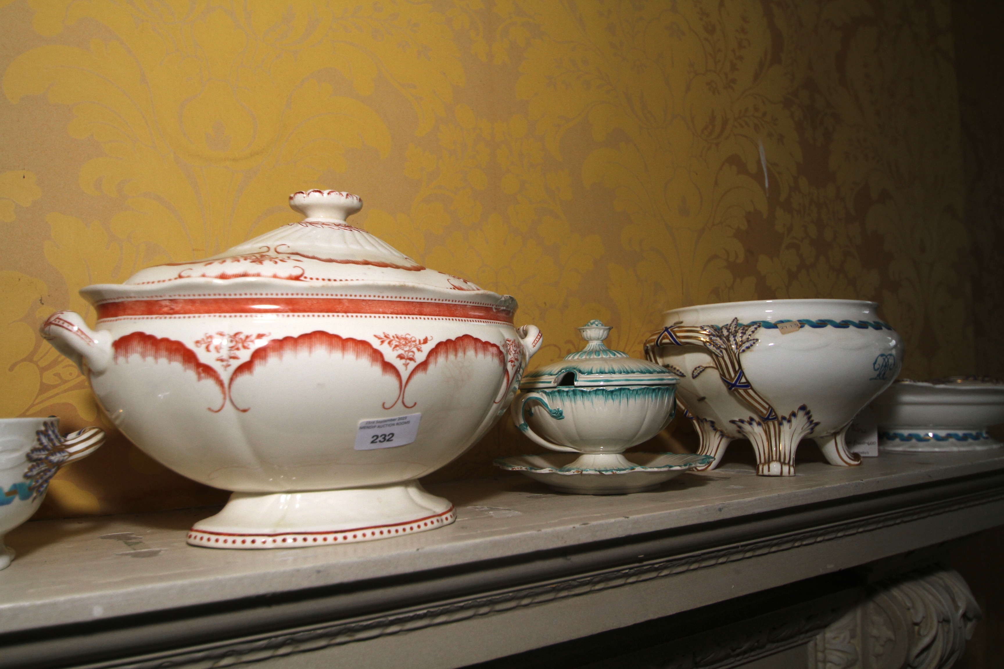 A collection of Chatsworth ceramics. - Image 4 of 5