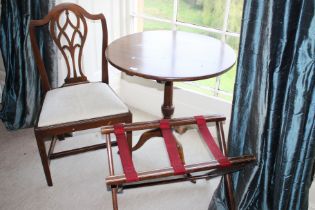 A 19th century oak tripod tilt top table, 72 H, 70cm diameter,