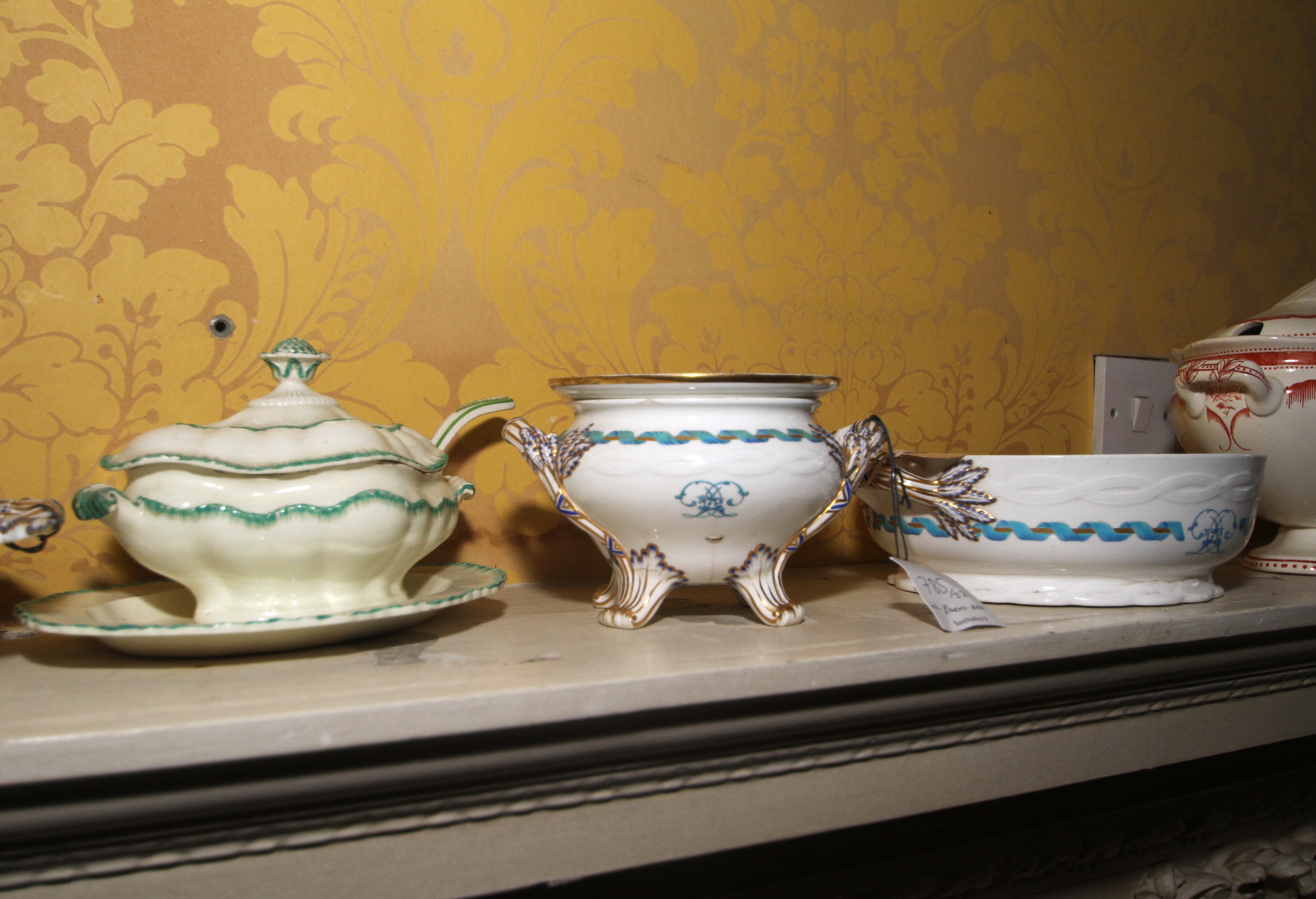 A collection of Chatsworth ceramics. - Image 3 of 5