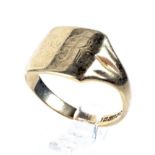A vintage 9ct gold oblong signet ring.
