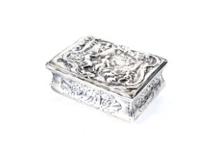 A George III silver pocket snuff box.