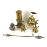 An assortment of collectables. Including brass kettles, a miners lamp, etc. Max.