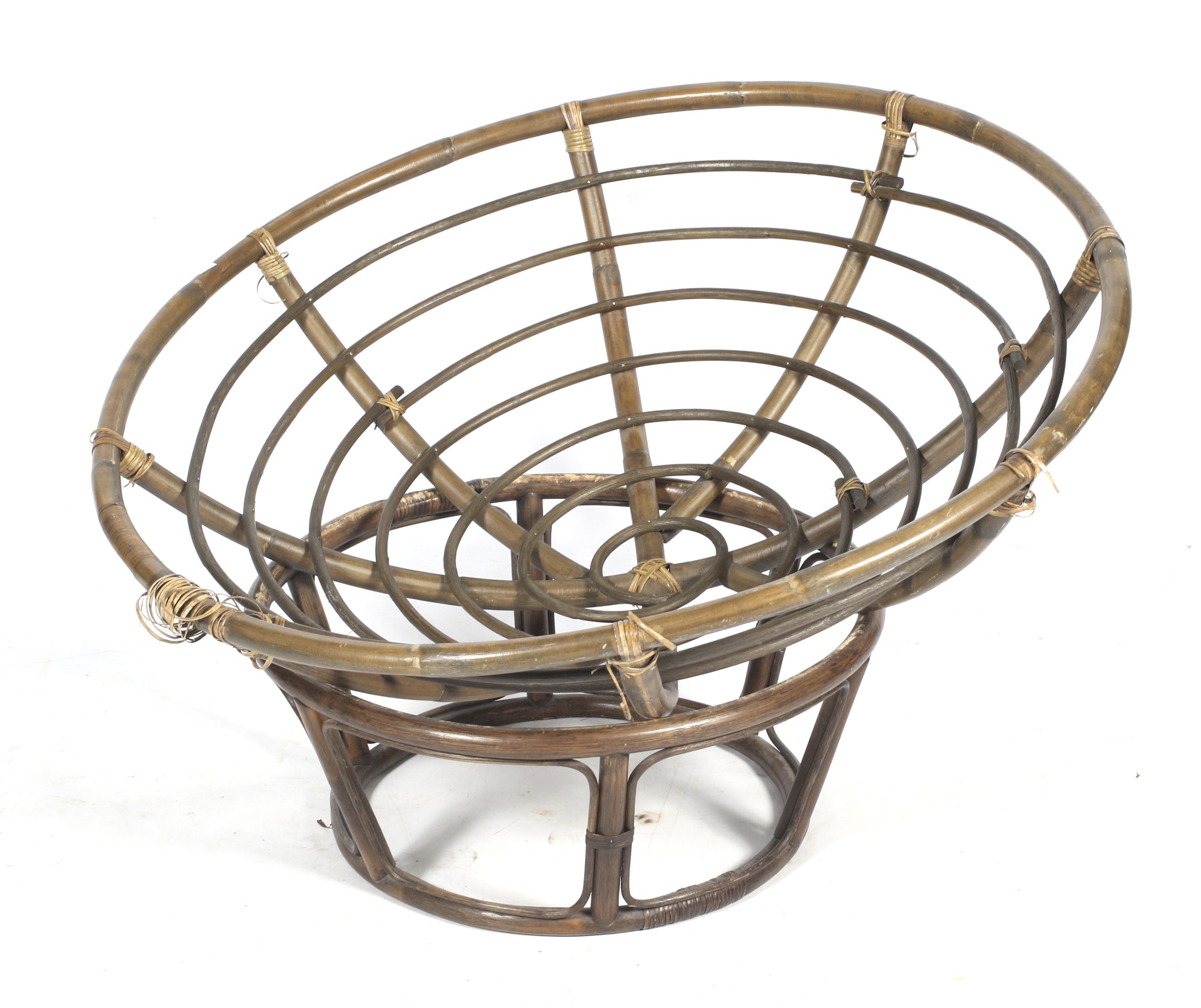 A pair of bamboo 'basket' lounge chairs with cushion. - Image 2 of 3