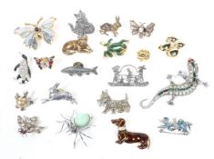 A collection of twenty lady's vintage brooches mostly of animals including frog;