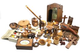 A collection of assorted treen items.