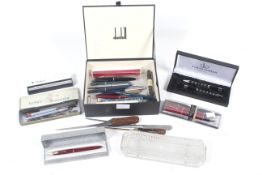 A collection of assorted vintage fountain pens and others. Including Parker, some boxed.