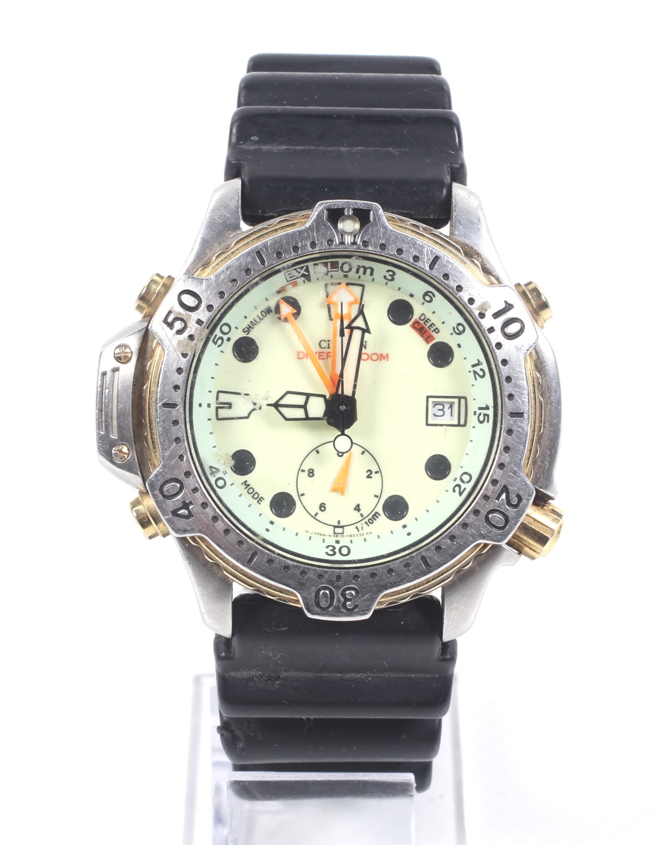 Citizen, a gentleman's stainless steel diver's quartz wrist watch. Ref. '5812-F80014 TA GN-4-S', No. - Image 2 of 4