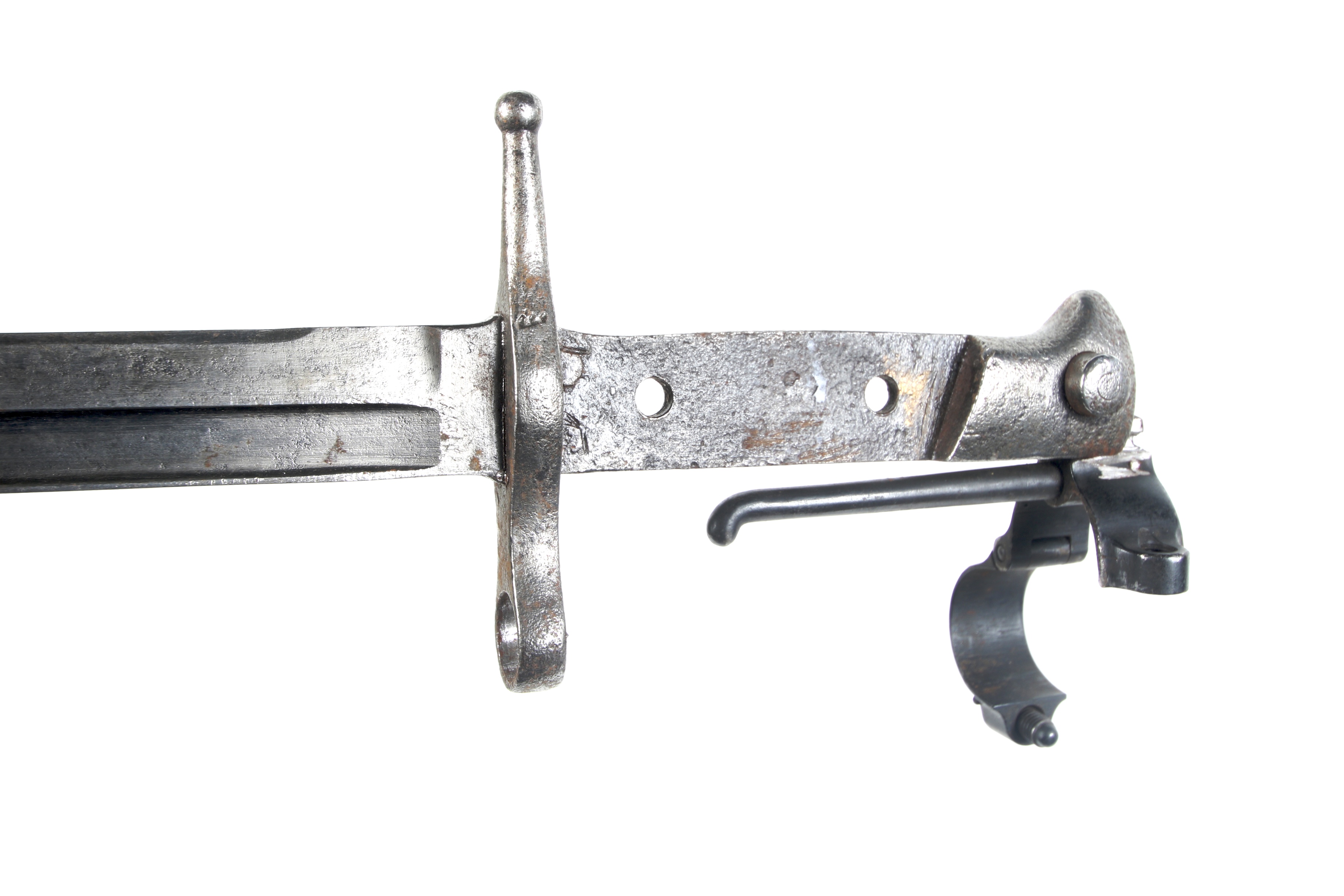 An Italian WWII bayonet. Marked '/84720' to guard and 'C Gnutti' to blade. L41. - Image 3 of 3