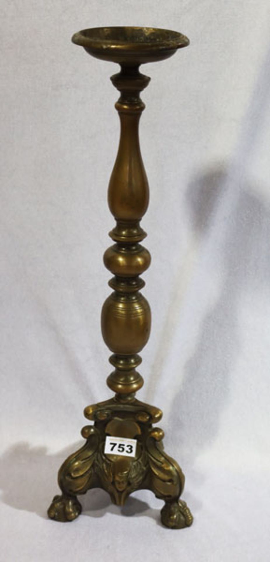 Messing Kerzenleuchter, datiert AD 1635, H 58 cm, Alters- und Gebrauchsspuren