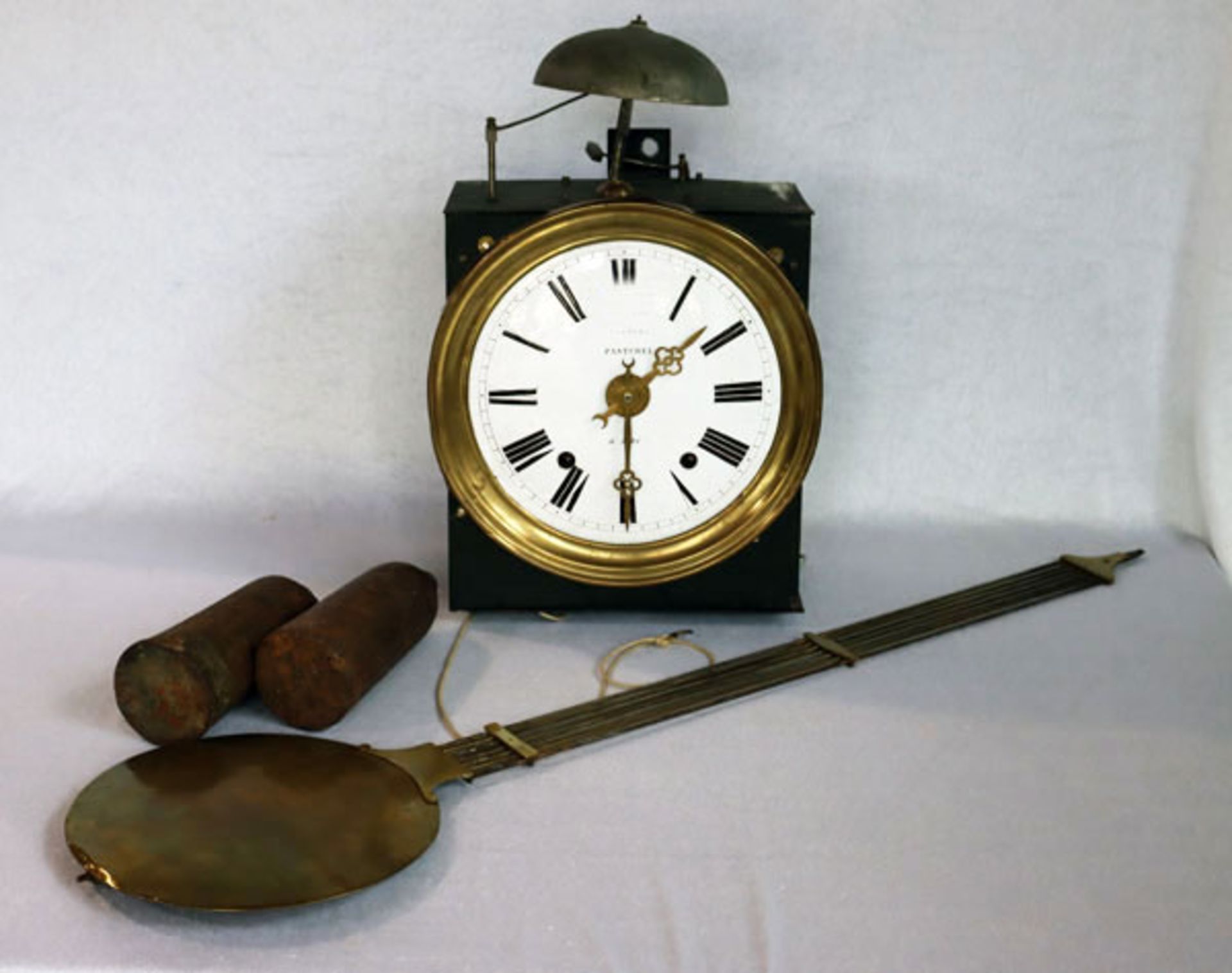 Comtoise Uhr mit Glocke, Pasturel, mit Pendel und 2 Gewichten, Funktion nicht geprüft, H 45 cm