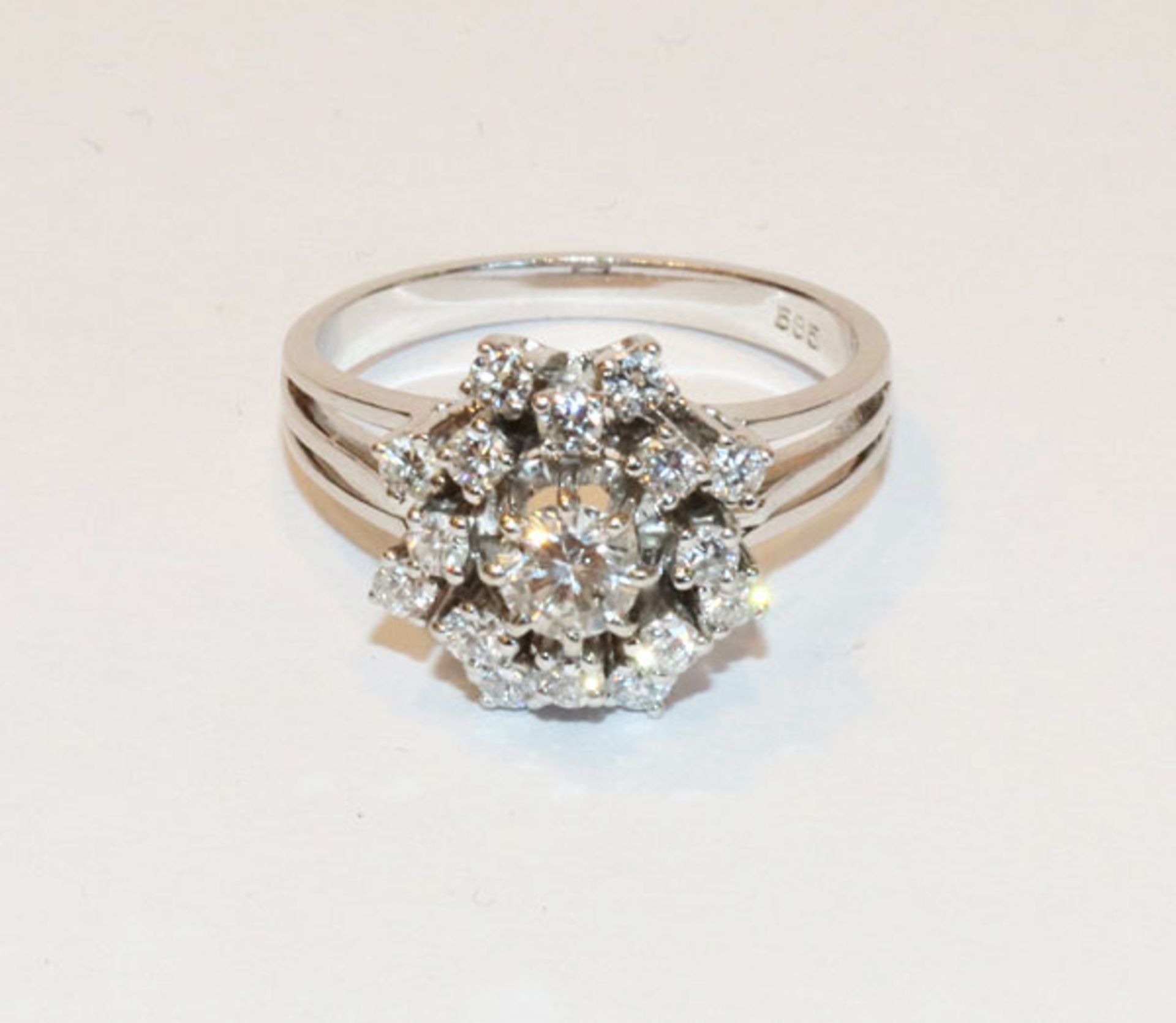 14 k Weißgold Ring mit 17 Diamanten, ca. 0,50 ct., Gr. 56, klassische Handarbeit