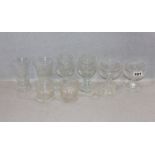 Trinkglas-Konvolut mit graviertem Dekor und Monogramm GSP, 8 Sektschalen 8 Weingläser, 5