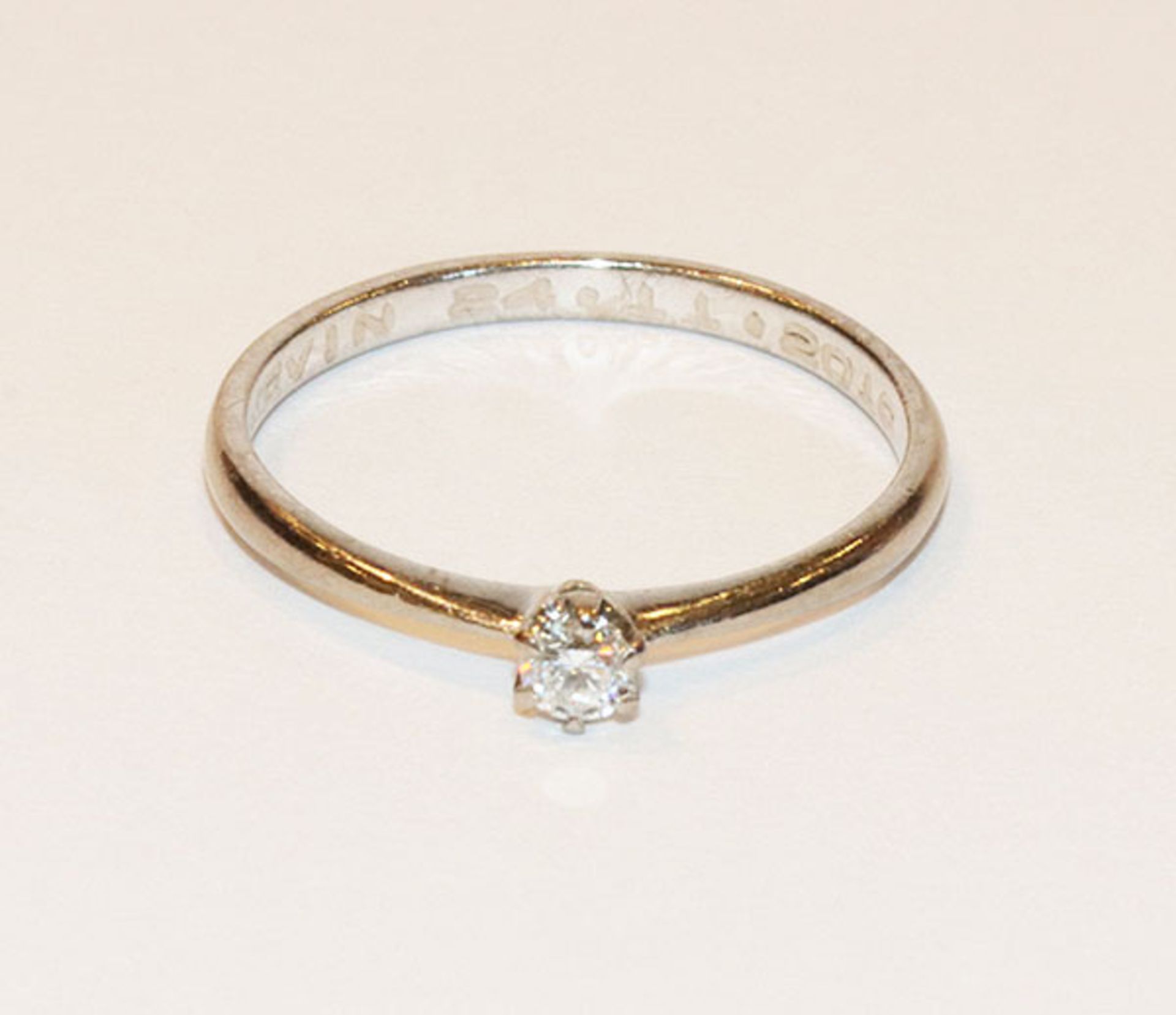 18 k Weißgold Ring mit Diamant, 0,10 ct., 1,9 gr.