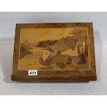 Holz Buchständer mit intarsiertem Dekor, H 26 cm, B 35 cm, Gebrauchsspuren