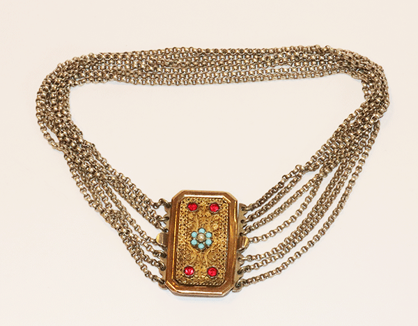 Silber Kropfkette, 7-reihig mit filigraner Schließe, besetzt mit Glassteinen und kleiner Perle, 60,5