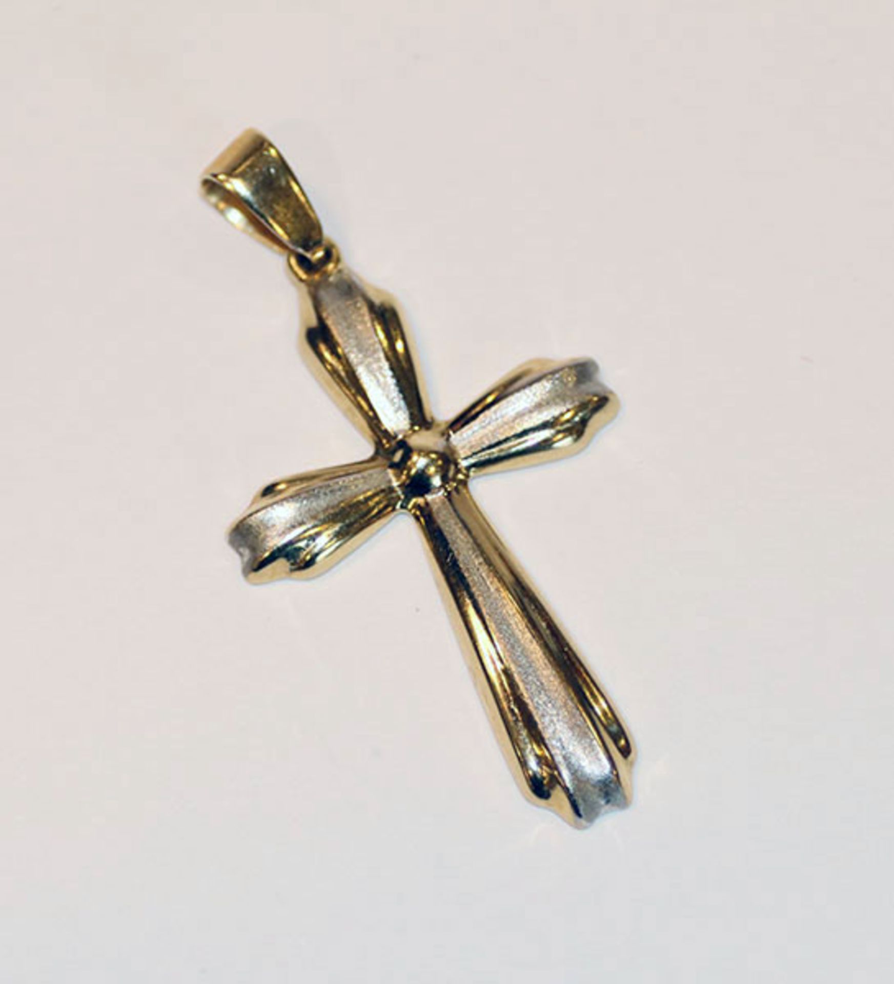 14 k Gelb- und Weißgold Kreuz-Anhänger, teils mattiert, 1,8 gr., L 4 cm