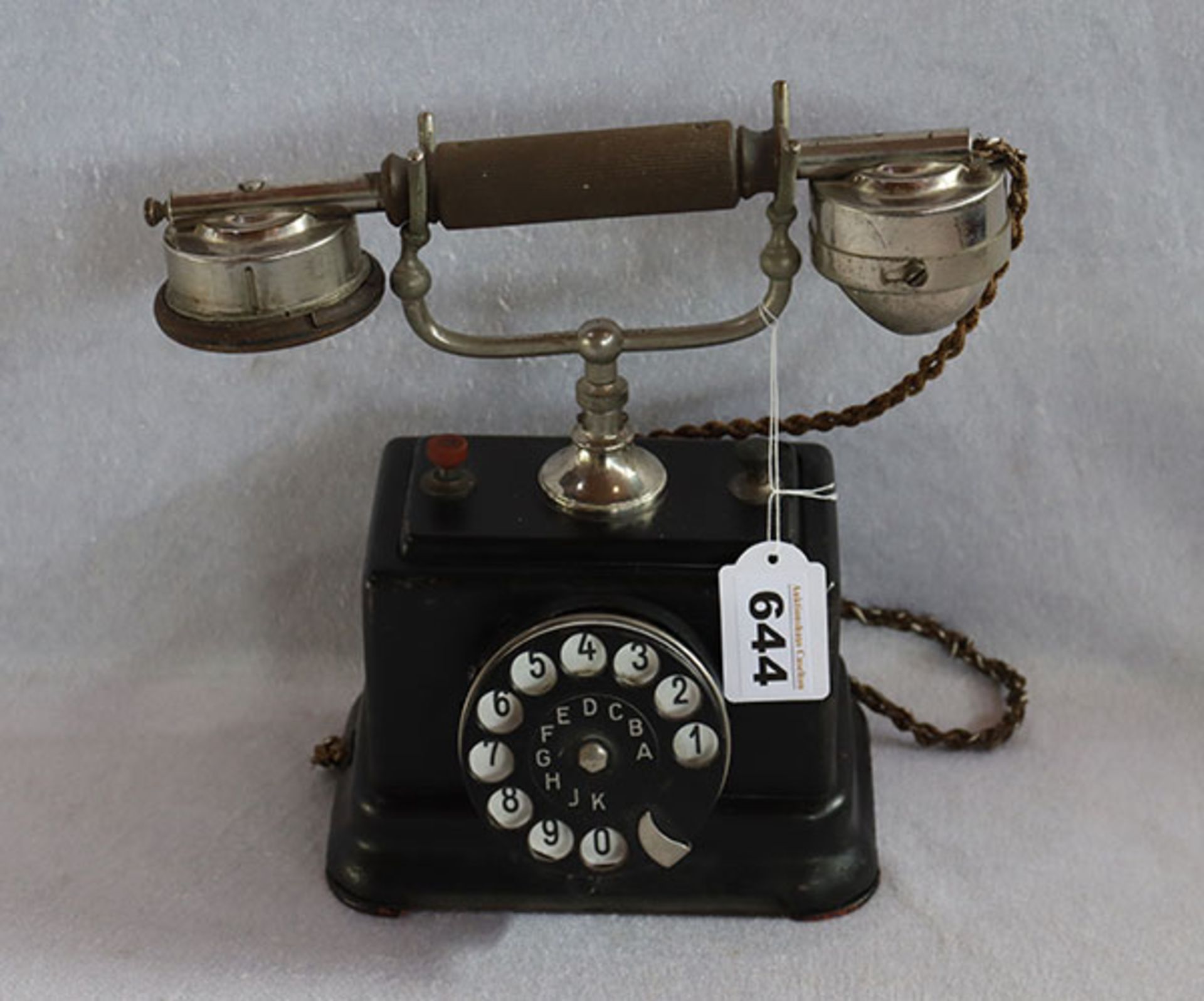 Metall Telefon mit Wählscheibe, Funktion nicht geprüft, beschädigt, H 26 cm, B 26 cm