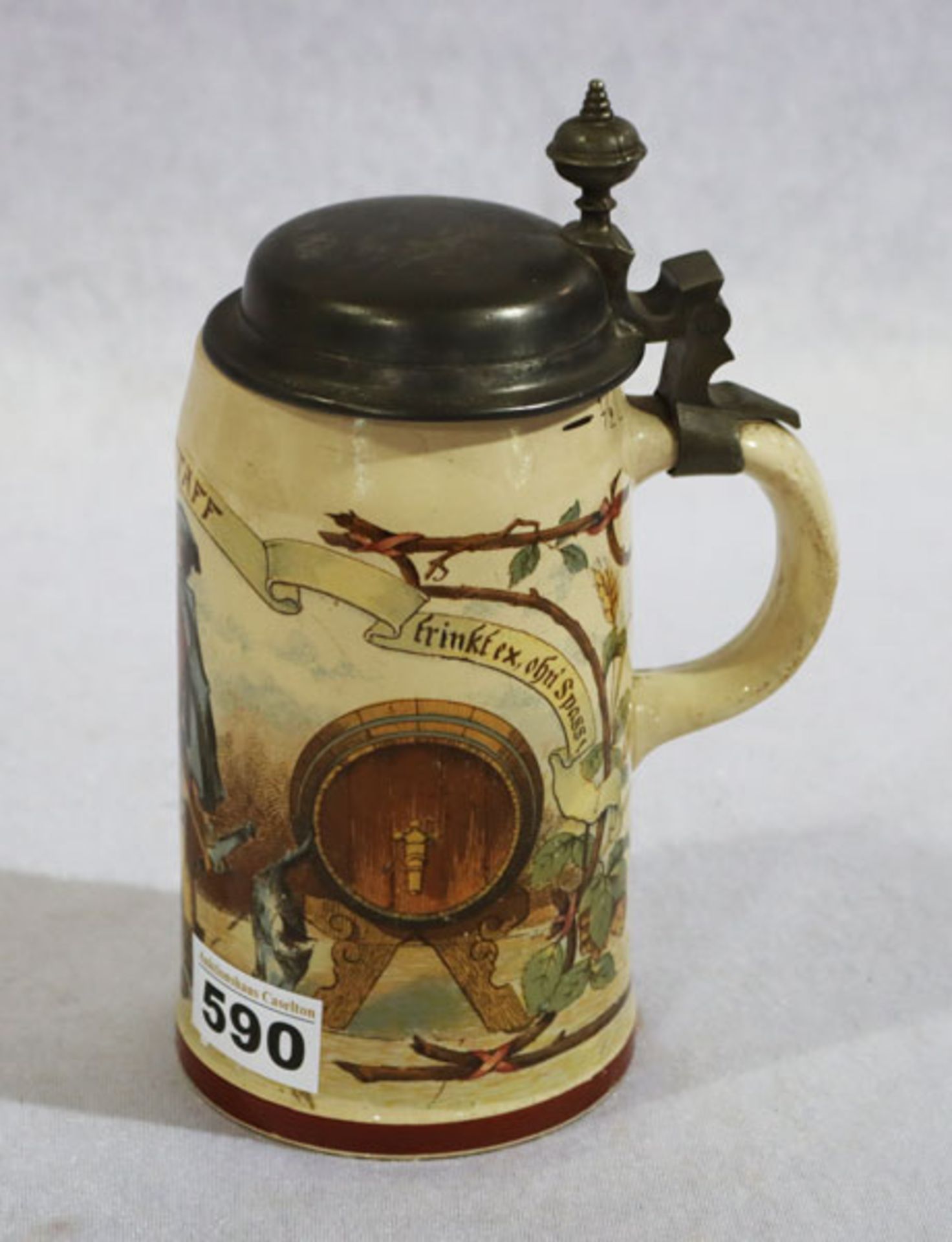 Mettlach Bierkrug, Modell Nr. 983, datiert 1909, mit Dekor 'Ob Stiefel oder Fass Falstaff trinkt ex,
